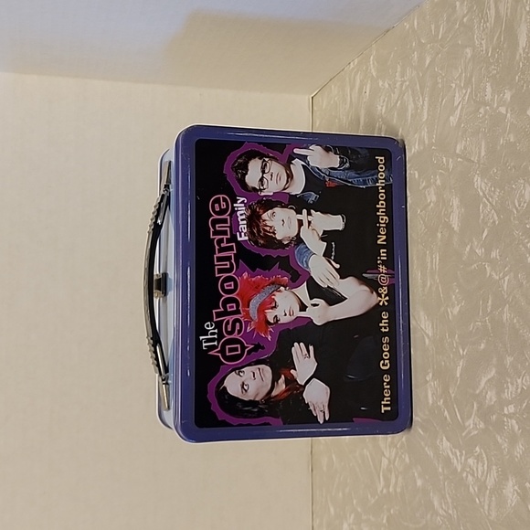 The Osbourn's lunchbox - Picture 3 of 10